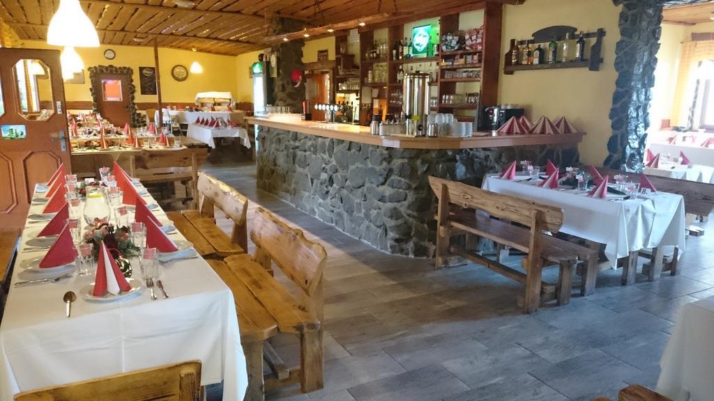 Penzion Jaros Popuvky Luaran gambar